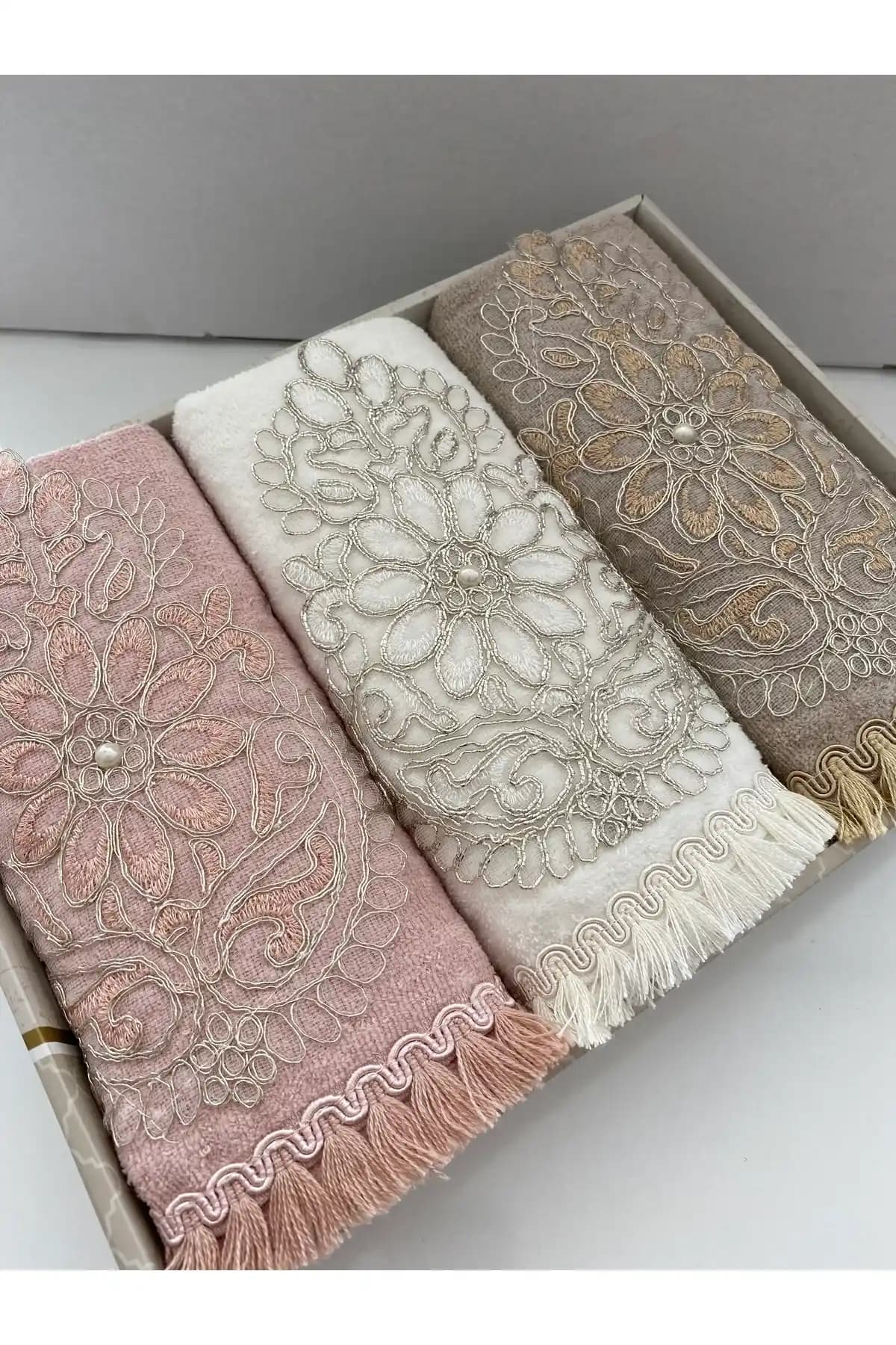 AYHANHOME 3'lü Kadife Güpürlü Çeyizlik El ve Yüz Havlusu Seti 50x90 cm