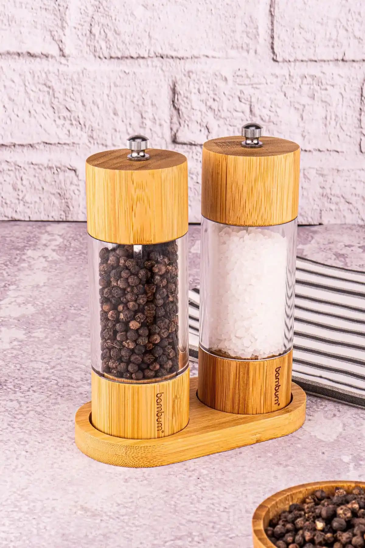Bambum Pepper 2’li Tuz ve Karabiber Öğütücü Seti Estetik ve Fonksiyonellik Sunar