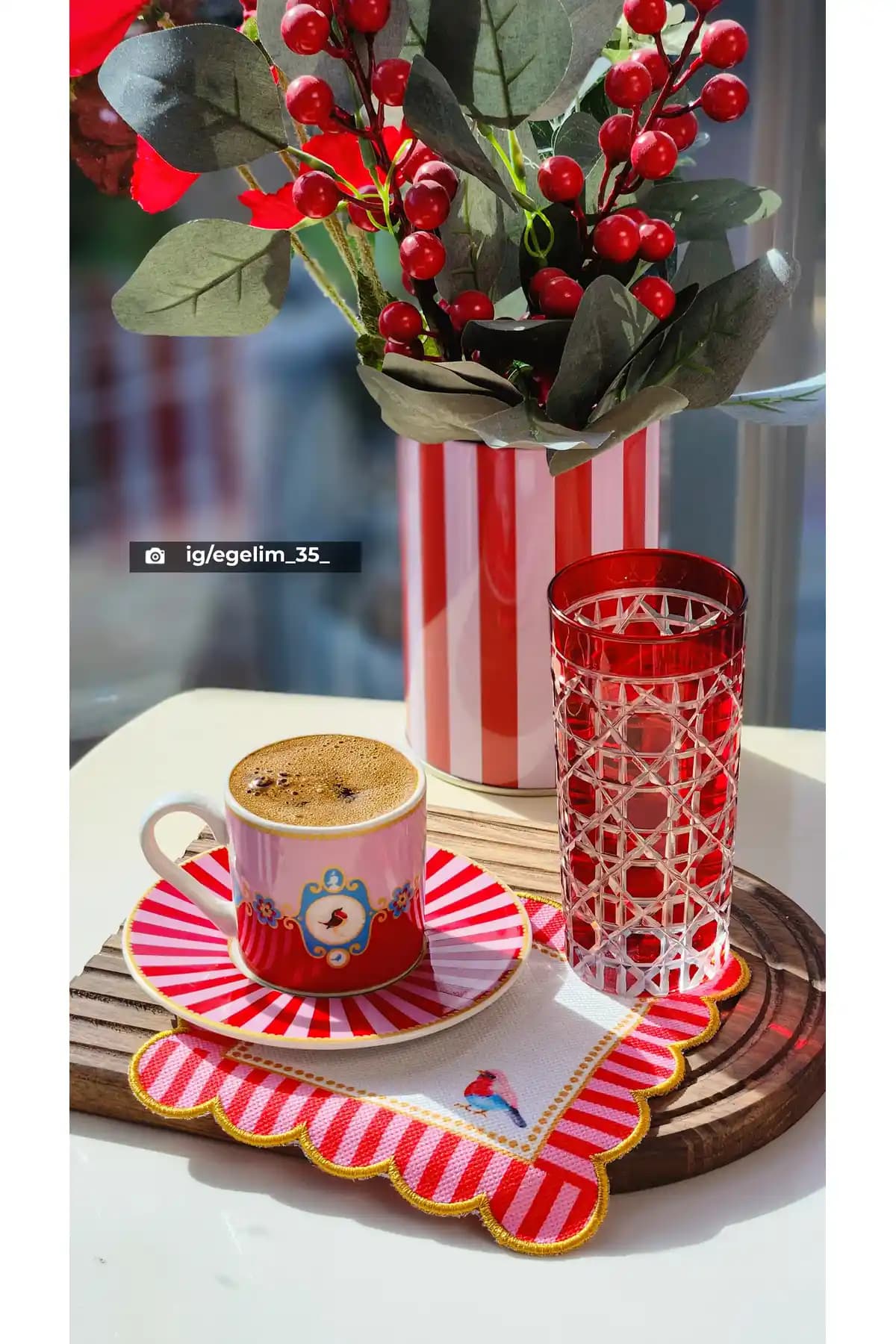 DECO Kuş Desenli Dijital Baskılı Dekoratif Kokteyl Peçetesi 15x15 cm dayanıklı ve şık tasarım