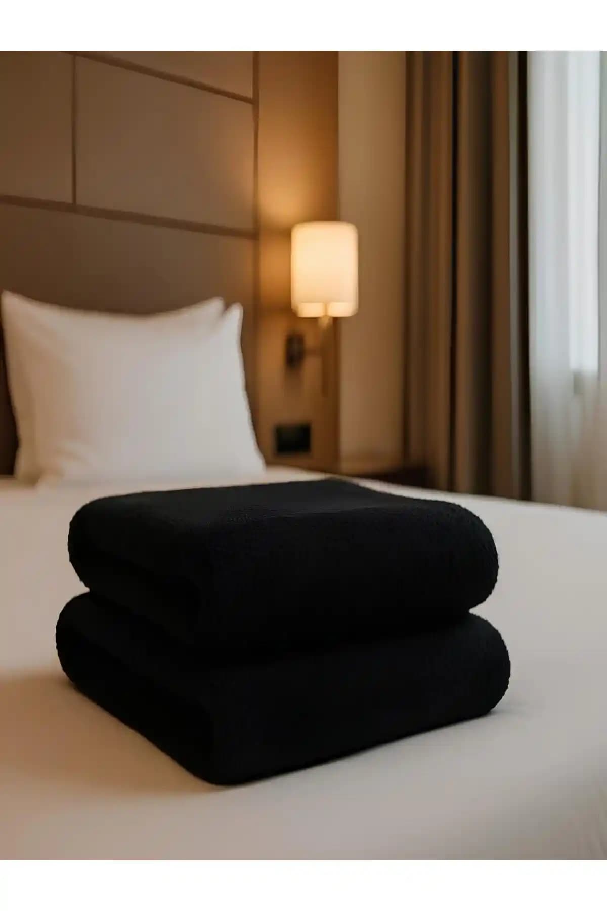 Elaganya Siyah 2'li Spor Fitness Havlusu: Şık ve Fonksiyonel Spor Ekipmanı