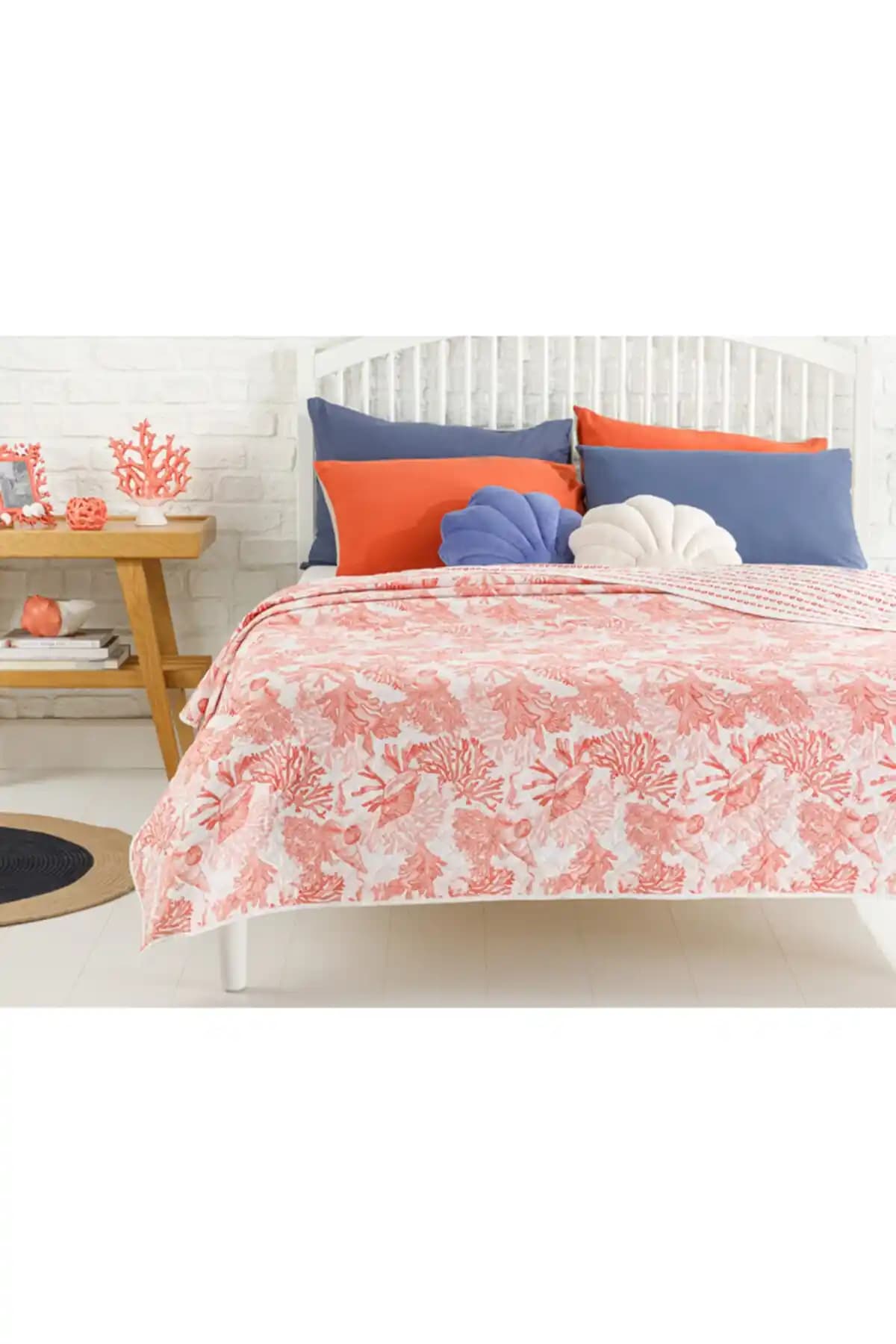 English Home Coral Tek Kişilik Çift Taraflı Yatak Örtüsü Estetik ve Pratik Kullanım Özellikleri