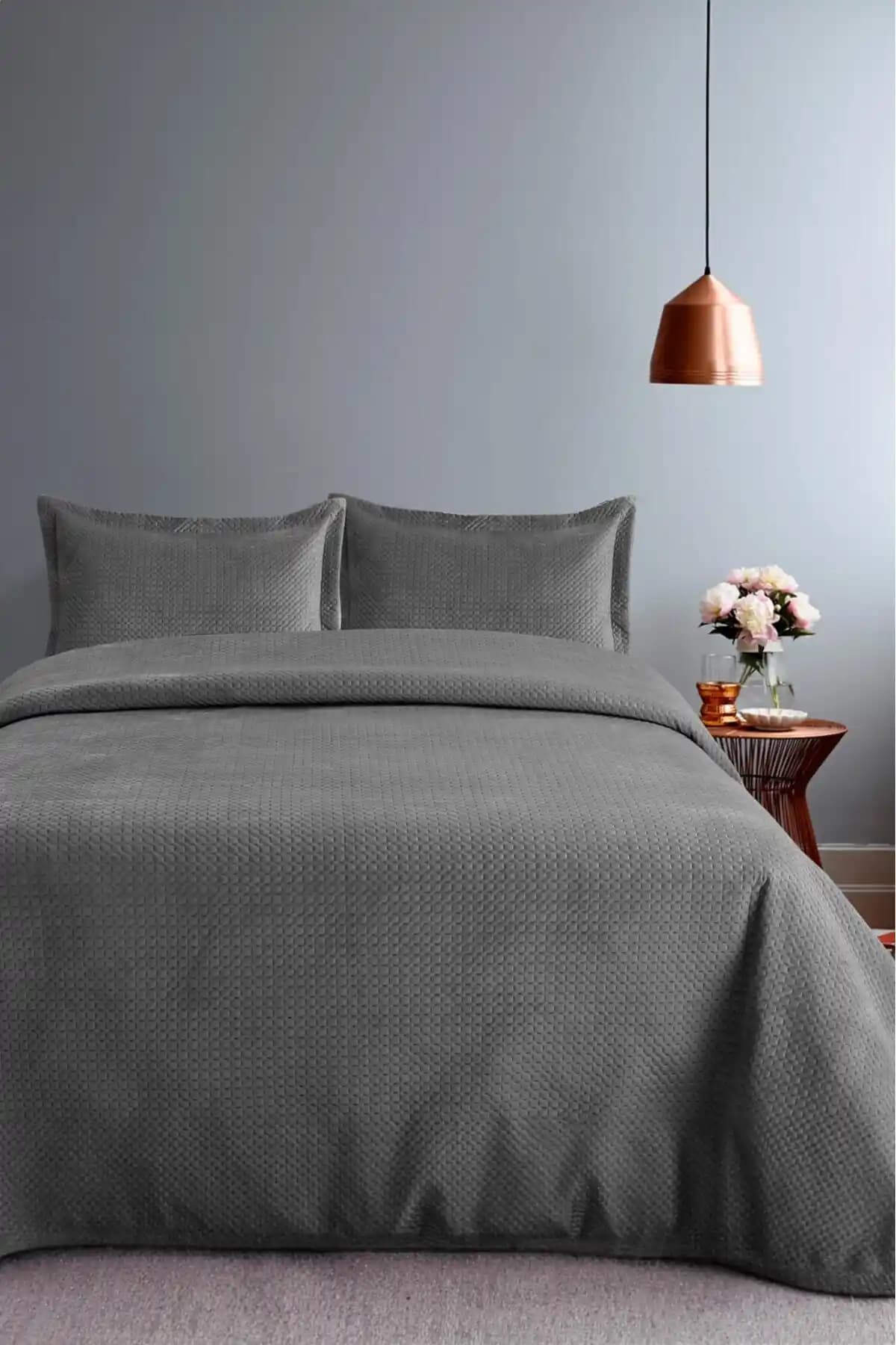 FAVORA Lidia Çift Kişilik Yatak Örtüsü Takımı Antrasit Kadife Şıklığı ve Konforu