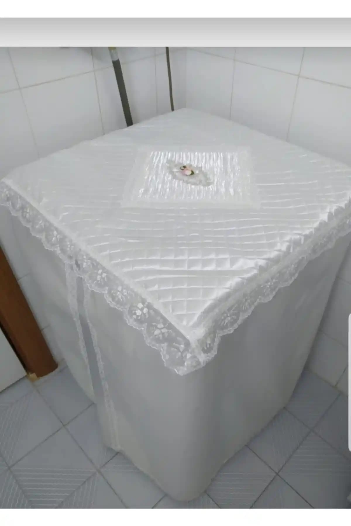 Hanım's Çamaşır Makinesi Örtüsü: Dayanıklı ve Şık Tasarım ile Koruma ve Estetik