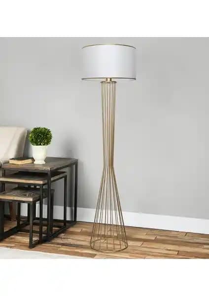 Karşılaştırmalı Analiz: Homing Daisy Gold ve Tutta La Vita Tripod Lambaderleri