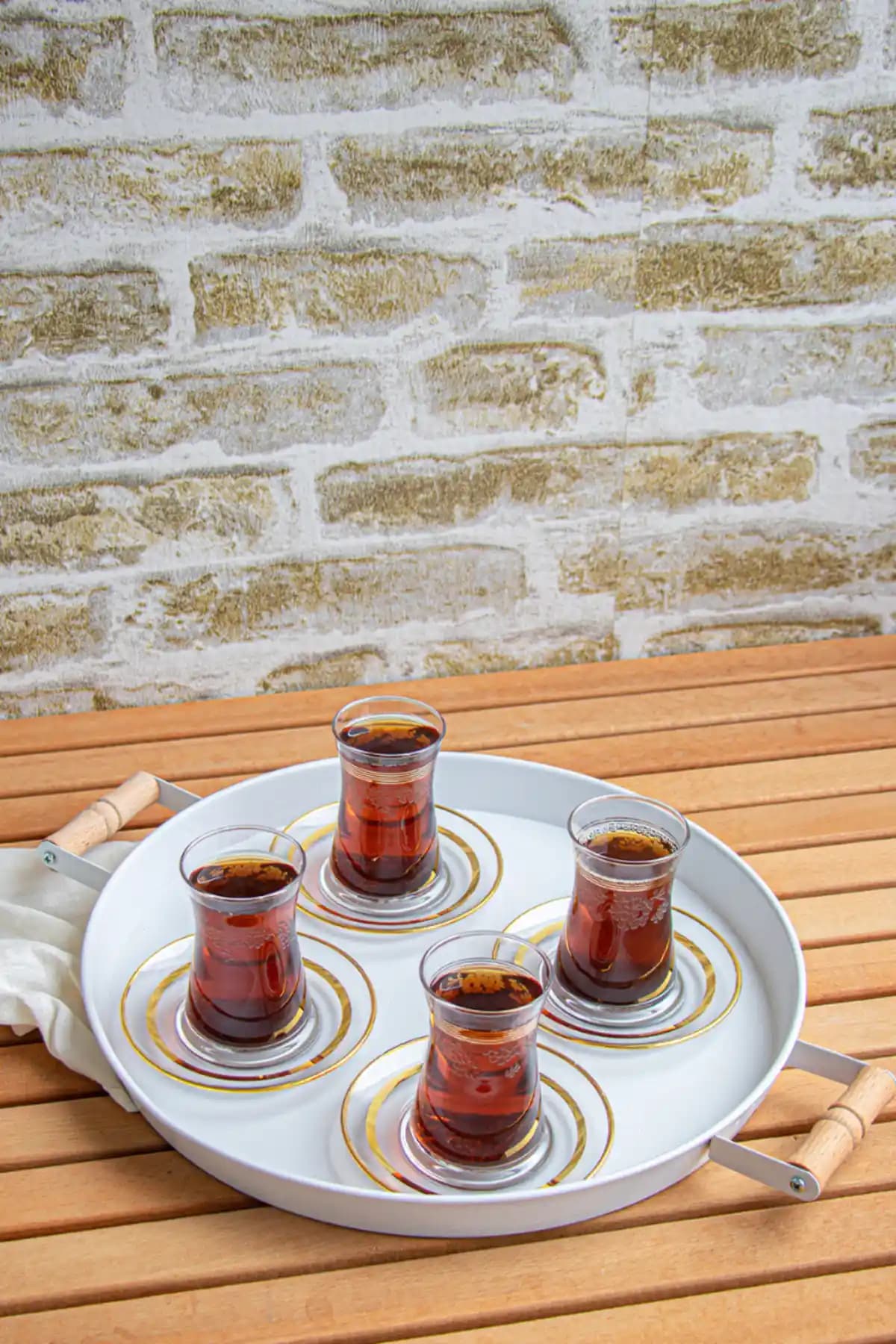 Kitchen Trend 30 Cm Ahşap Kulplu Metal Tepsi Beyaz Renkli Dayanıklı ve Şık Tasarım