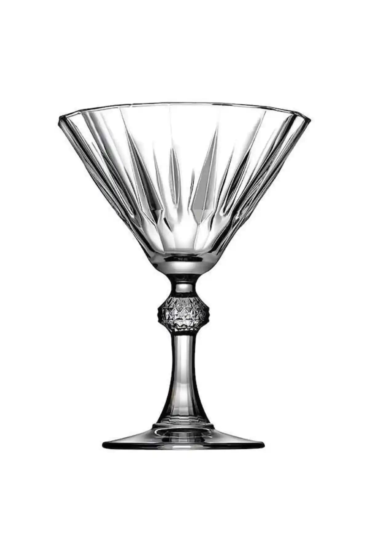 Paşabahçe 6'lı Diamond Ayaklı Bardak Seti Modern ve Çok Yönlü Kullanım İçin