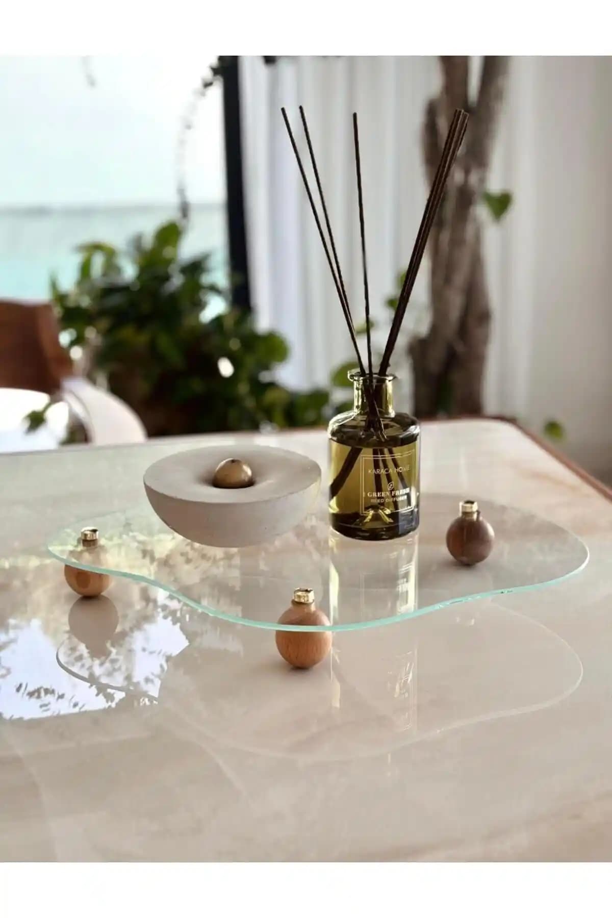 Sunum CK HOME Eğri Cam Tepsi: Estetik ve Fonksiyonellik Sunan Çok Amaçlı Dekoratif Ürün