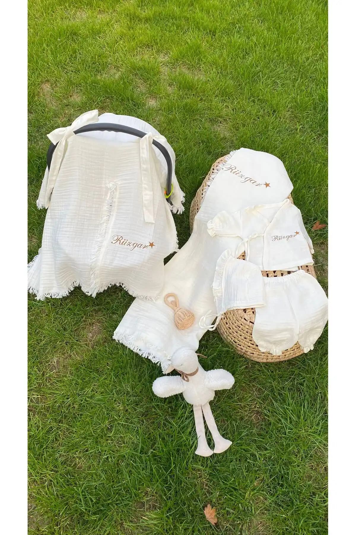 VolleM Marka 5'li Hastane Çıkış Seti Bebekler İçin Konfor ve Şıklık Sunar