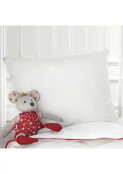 Yataş Mini DACRON® 95 Bebek Yastık ve Yataş Nuevo Bambu Yastık Karşılaştırması