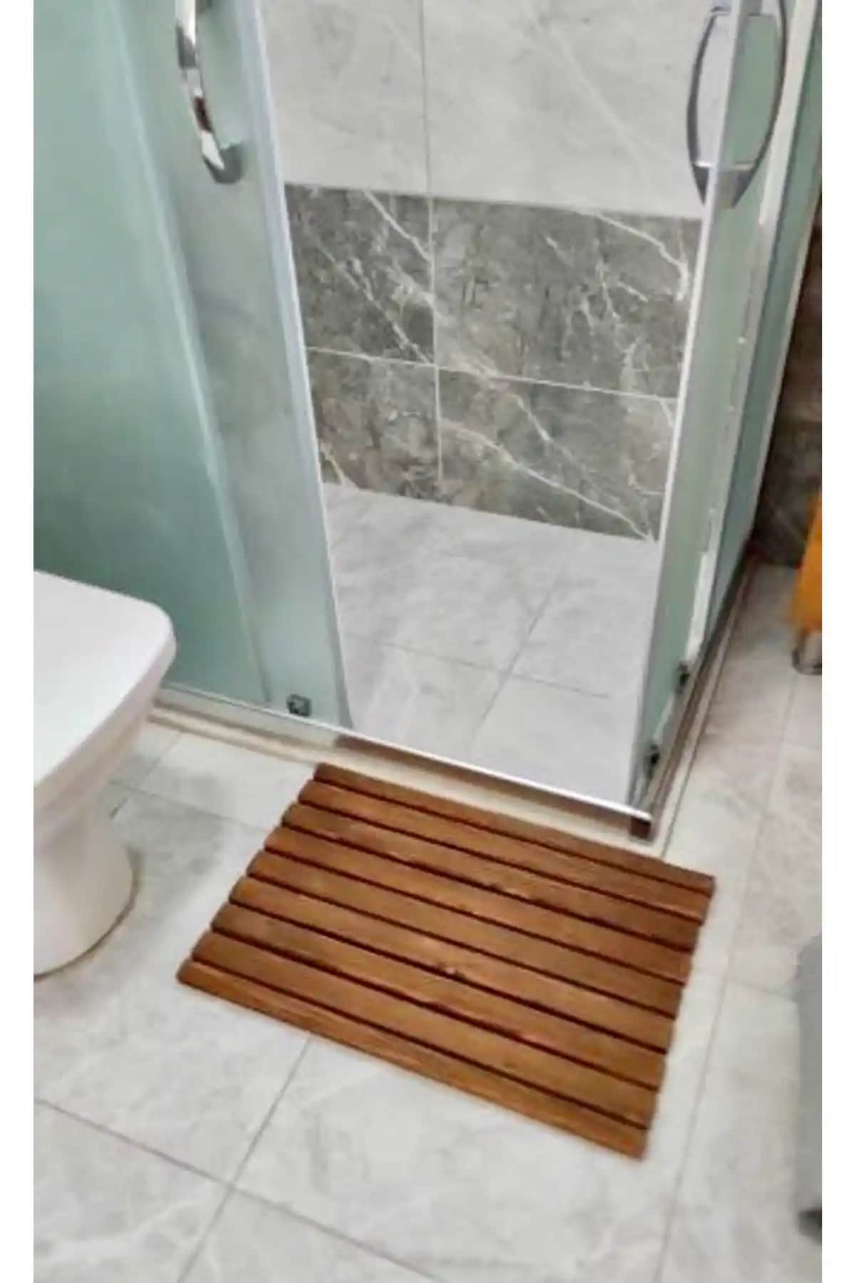 Ahşap Paspas ile Banyo Dekorasyonunda Doğal ve Şık Çözümler