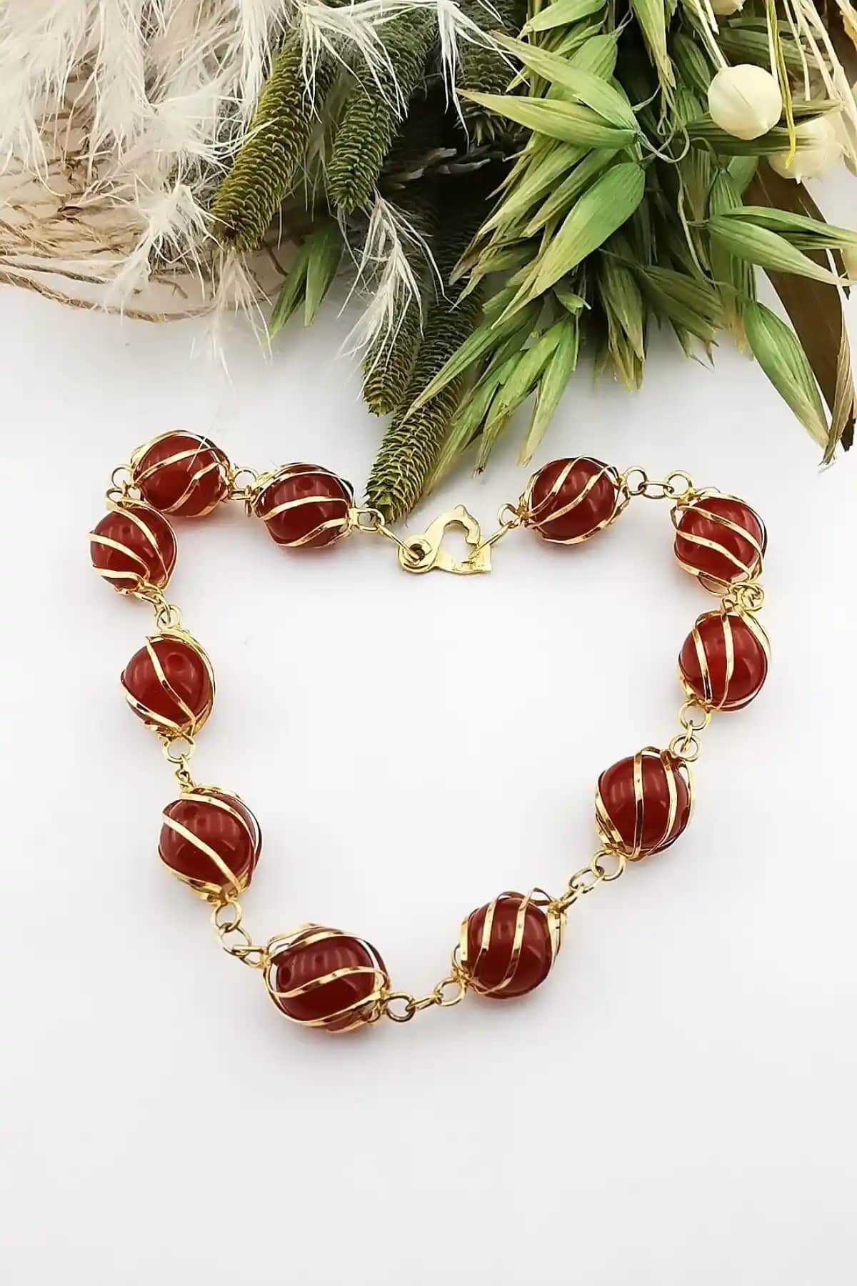 Akik Taşlı Bileklik Modelleri: Doğal Güzellik ve Spiritüel Anlamın Buluşması