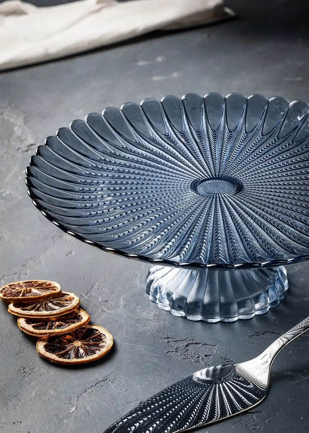 Ayaklı Sunumluk Camlar ile Dekorasyon ve Sunumda Modern Çözümler