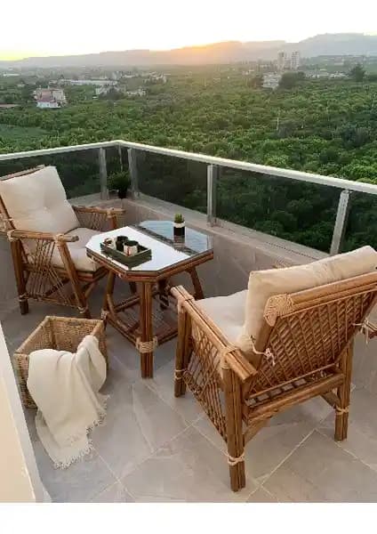 Bahçe ve Balkon İçin En İyi Takımlar: Dekorzade ile EVDEMO Karşılaştırması