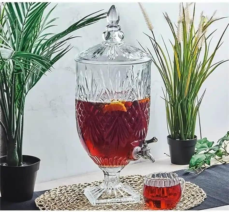 Cam Sebil: Estetik ve Fonksiyonelliği Bir Arada Sunan Modern Dekorasyon Unsuru