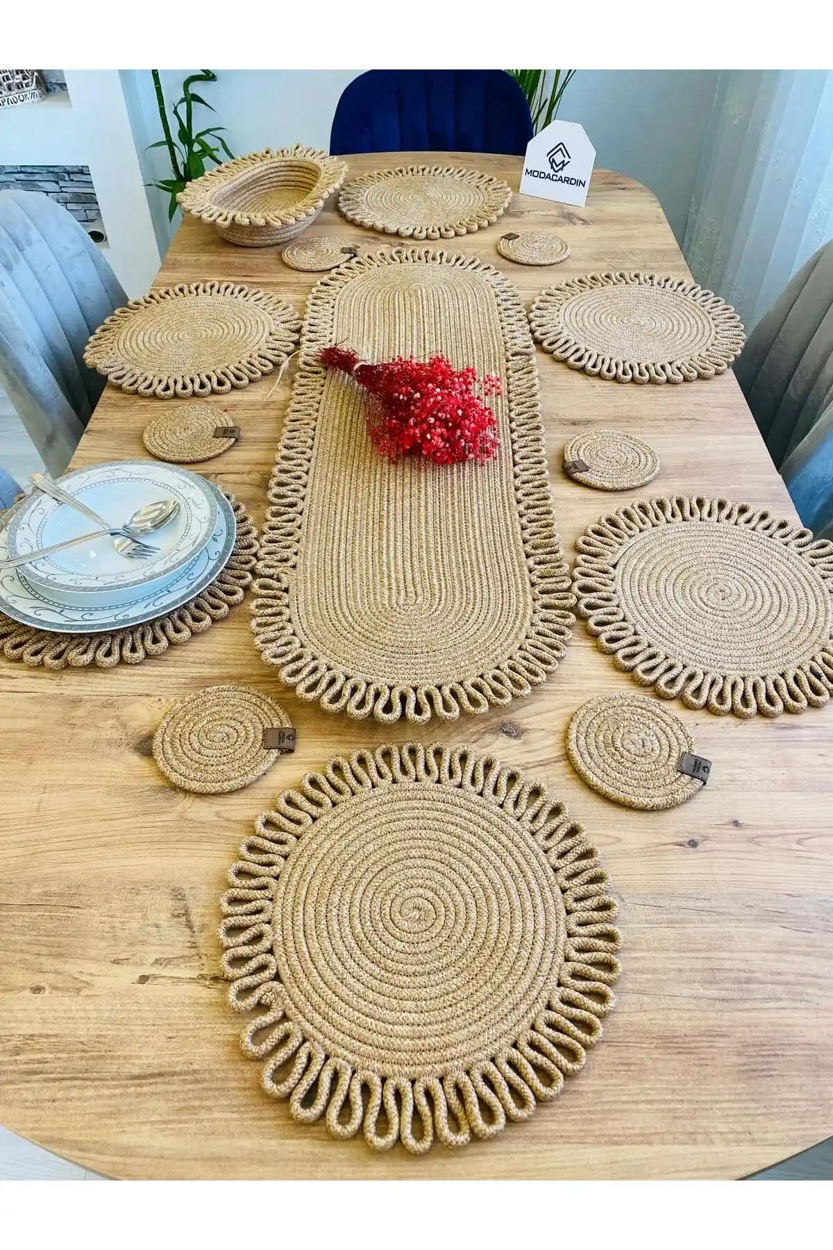 Dekorasyon ve Mobilya Dünyasında Popüler Tabak Markaları ve Trendler Analizi