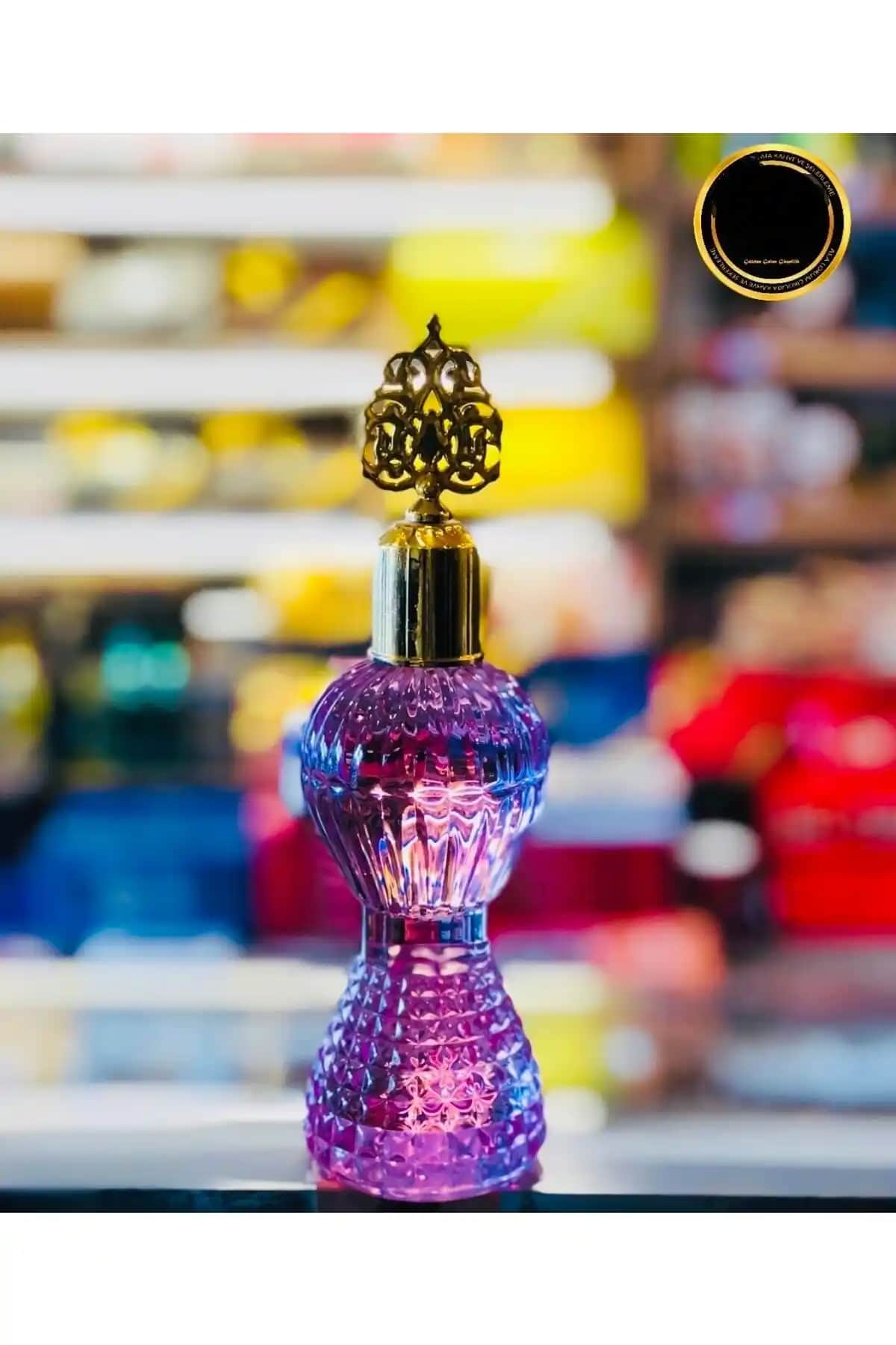 Dekorasyonda Zarafet ve Şıklık İçin Modern ve Vintage Kolonya Şişeleri