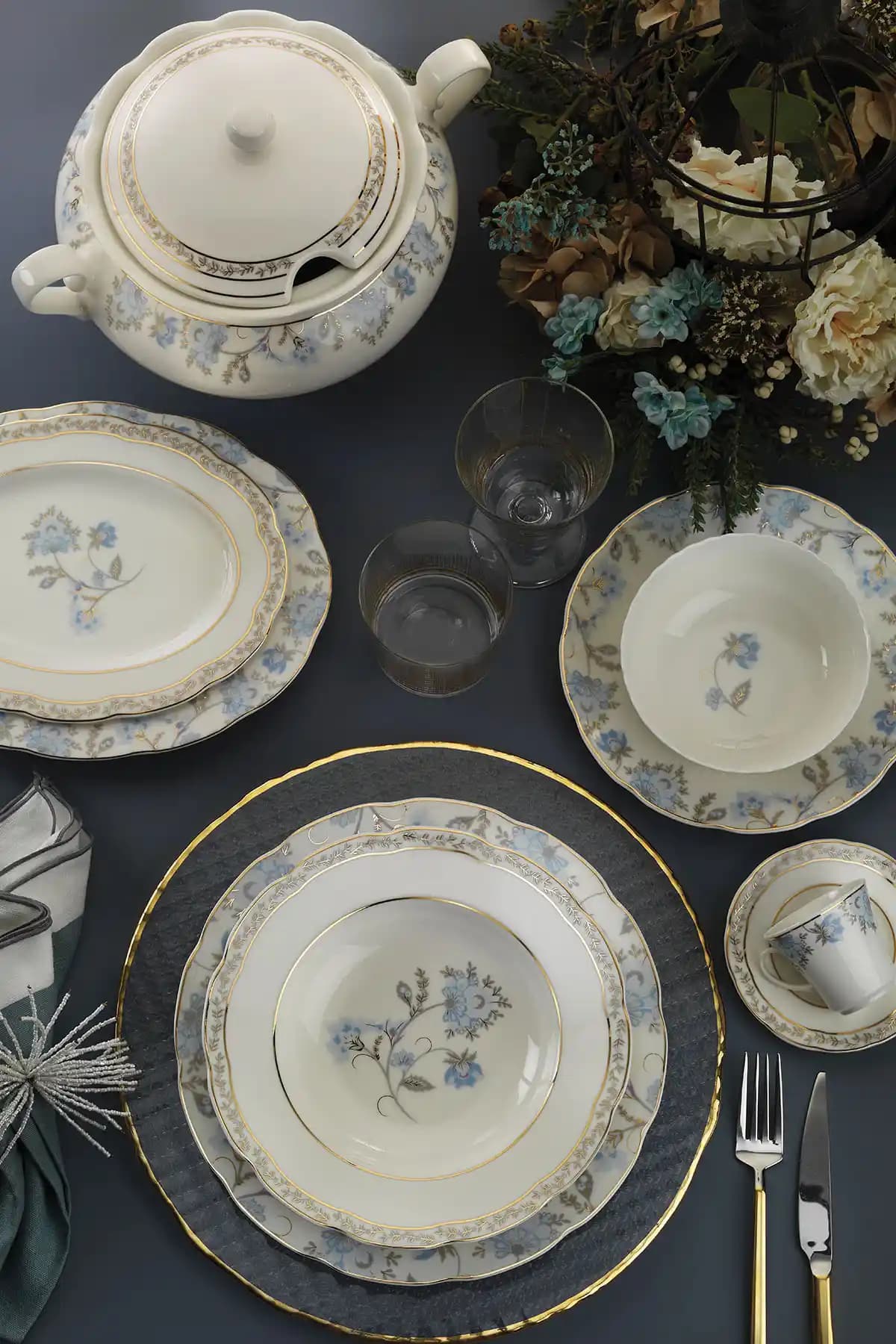 Desenli Yemek Takımlarıyla Sofralarınıza Şıklık Katmanın Yolları ve Dekorasyon İpuçları