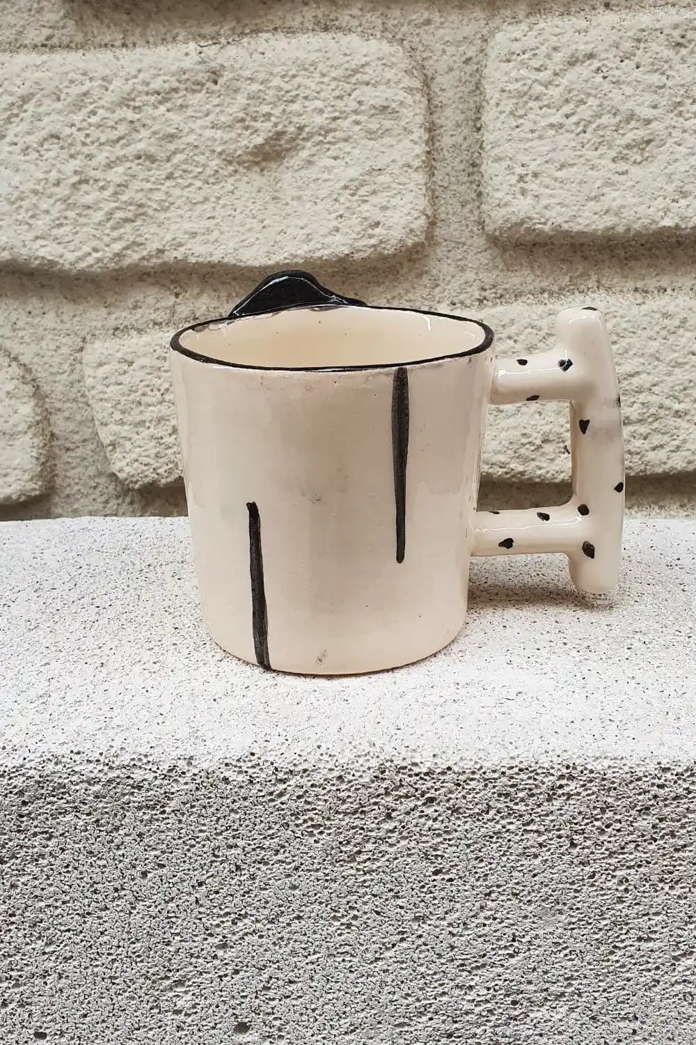 El Yapımı Seramik Kupalar: Dekorasyon ve Kullanımda Zarafet ve İşlevsellik