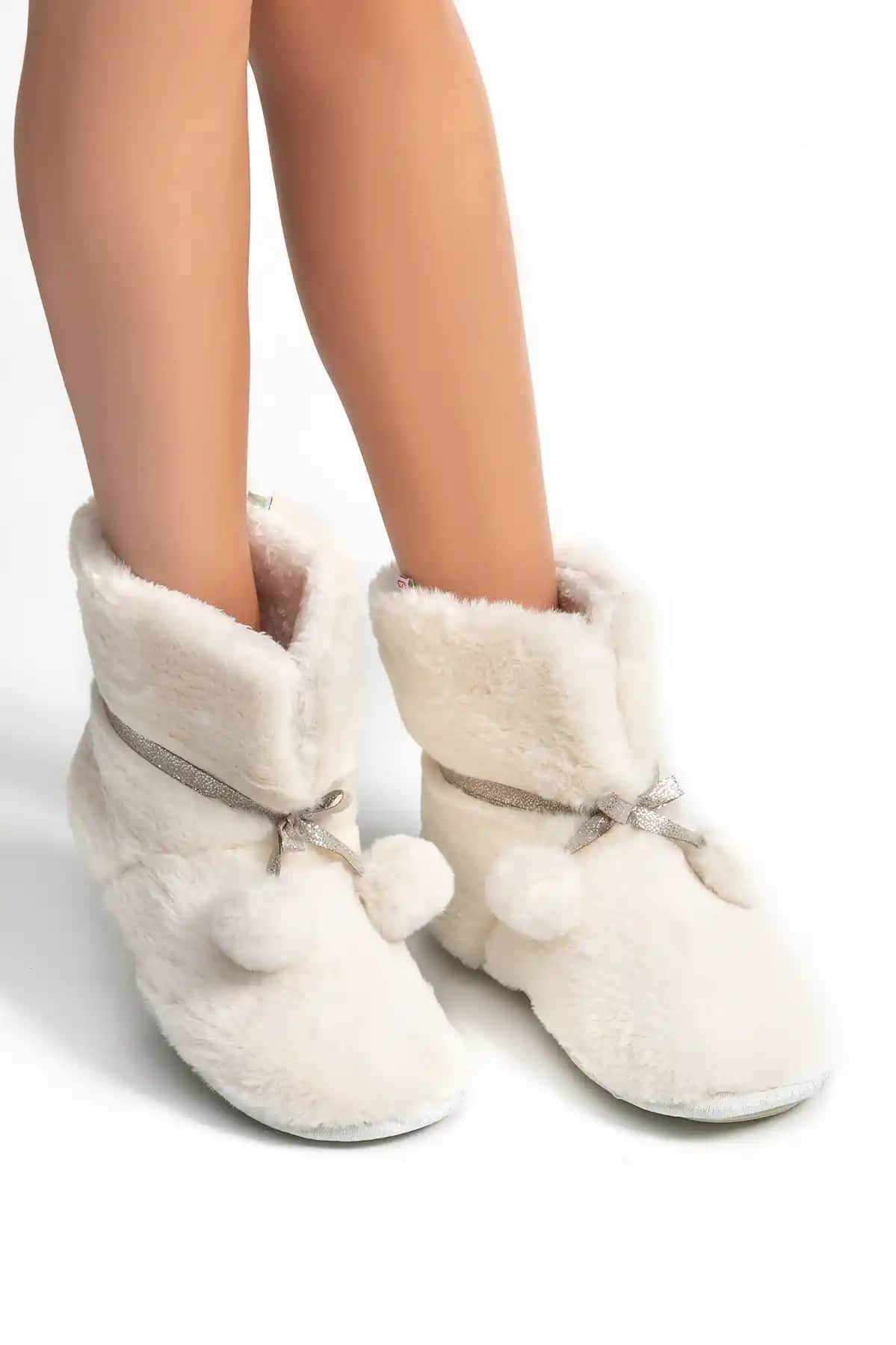 Ev Dekorasyonunda Rahatlık ve Şıklığı Bir Arada Sunan Panduf Ev Botları