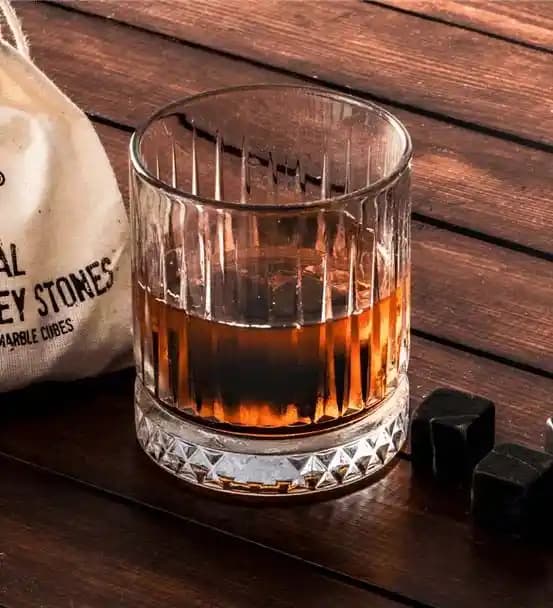 Ev Dekorasyonunda Viski Kadehleriyle Şıklık ve Zarafet Sağlama Rehberi