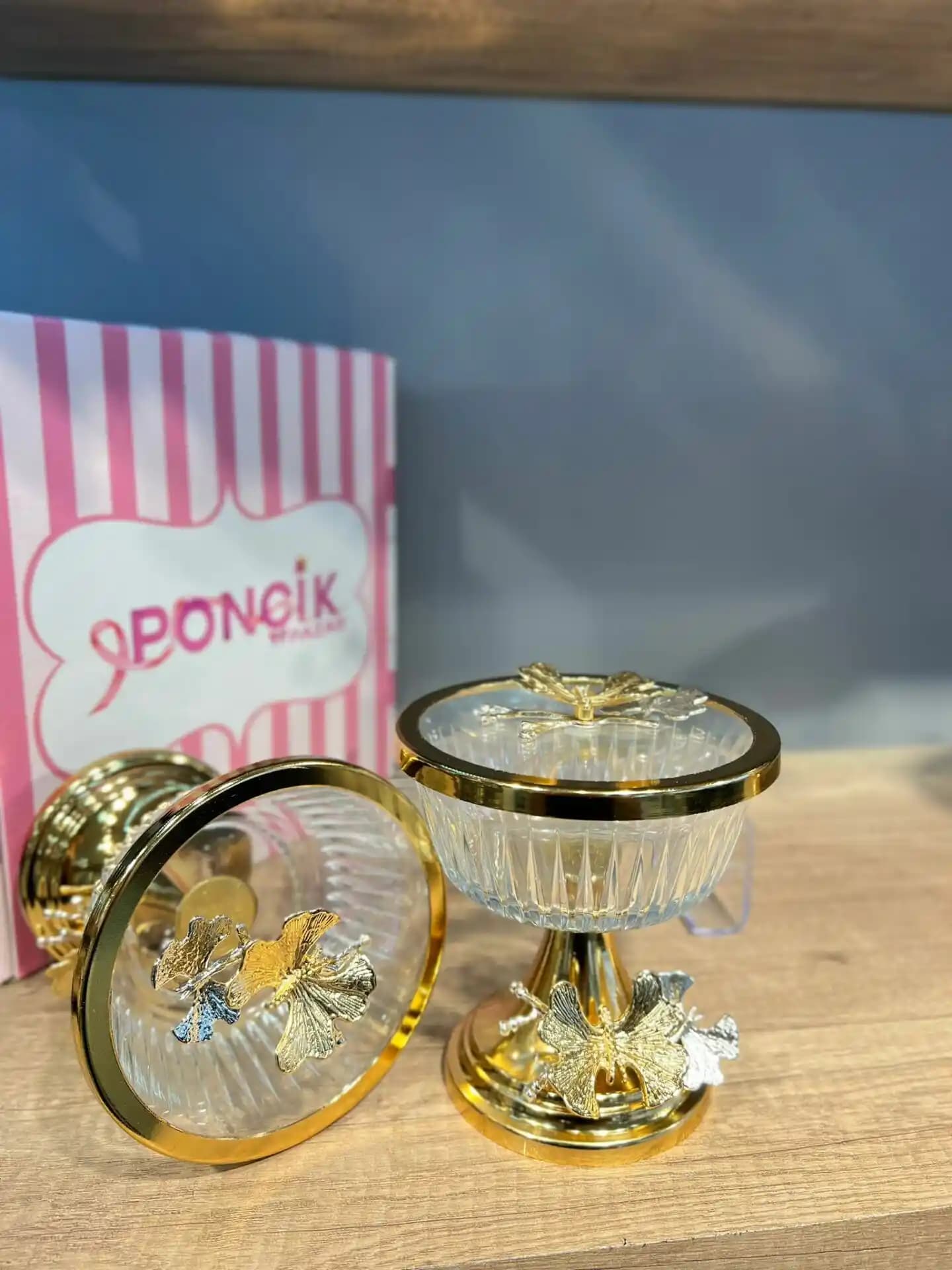 Ev Dekorasyonunda Zarif Dokunuşlar İçin Sunum Şekerlikleri Modelleri ve Seçim Rehberi