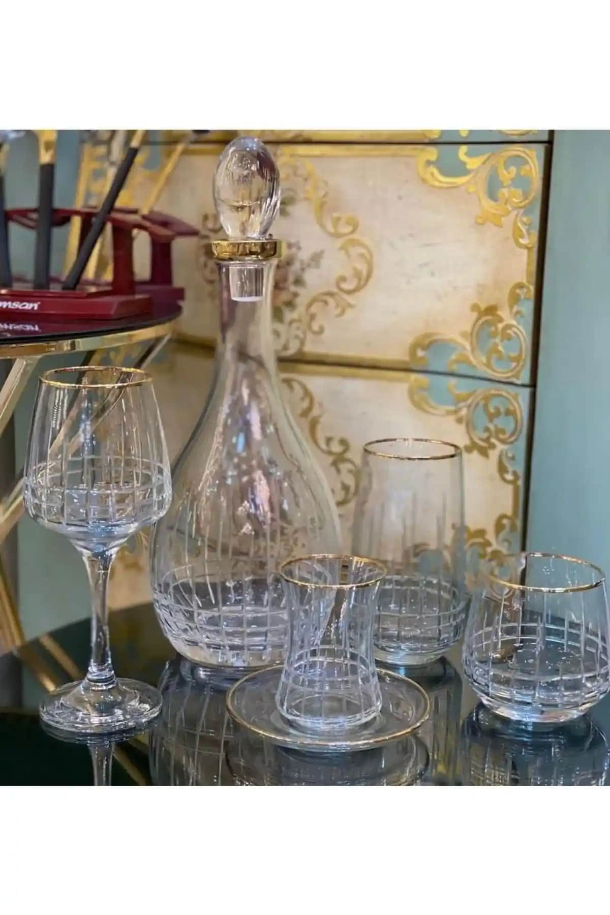 Evinizde Zarif ve Modern Dokunuşlar İçin Şık Bardak Seçenekleri ve Dekorasyon İpuçları