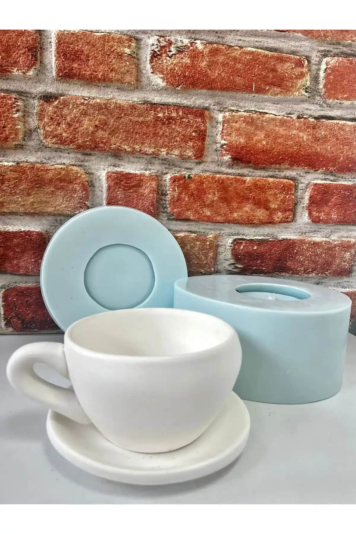 Fincan Saksı ile Ev Dekorasyonunda Şıklık ve Fonksiyonellik Sağlayan Yaratıcı Çözümler