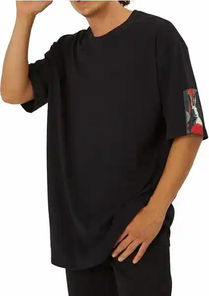 Four Solos Unisex Oversize T-shirt Modern Tasarım ve Rahatlık Sunar