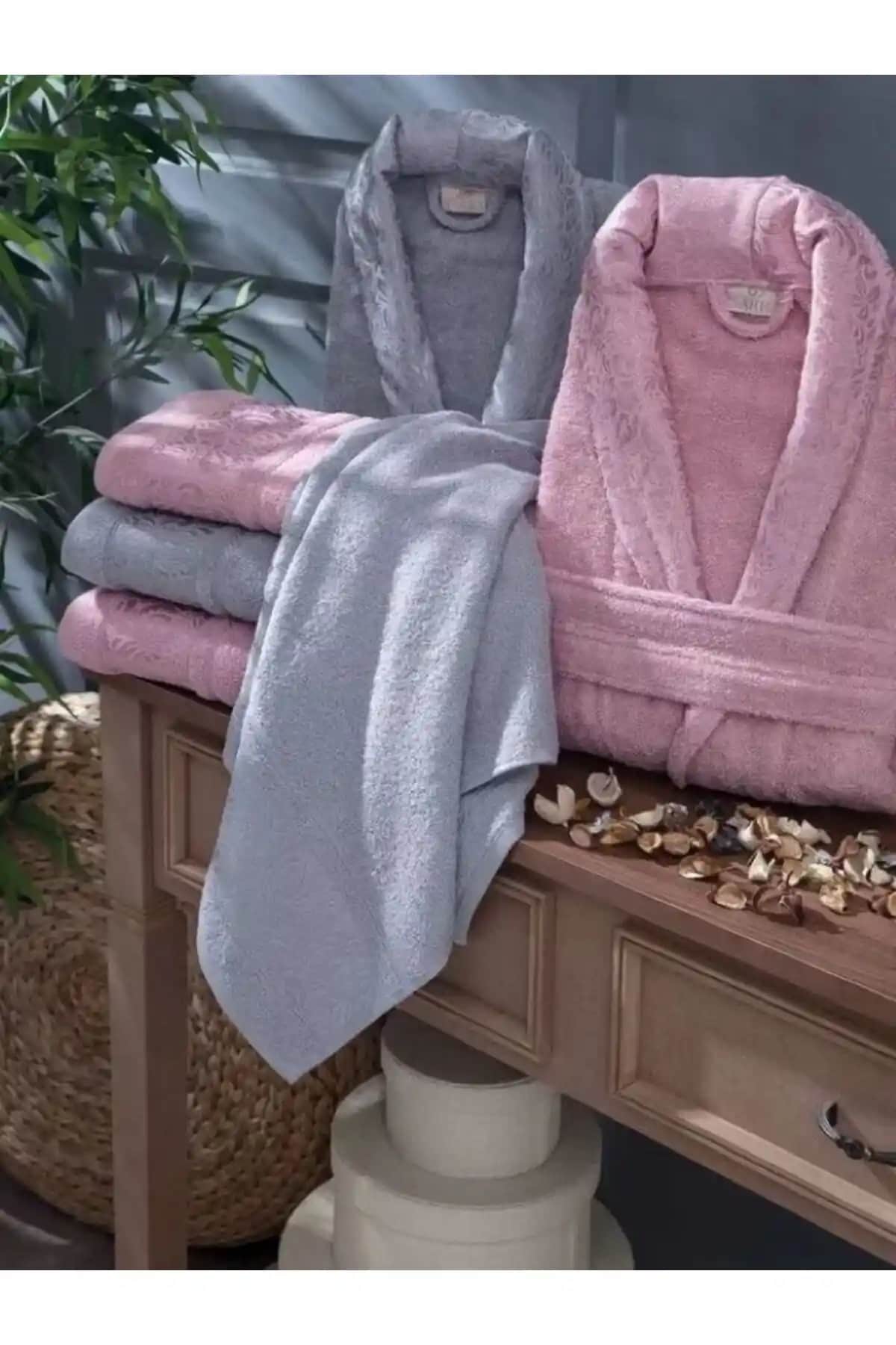 İngiliz Tarzı Ev Bornoz Takımı Seçenekleri ve Çeyizlik Kullanım İpuçları