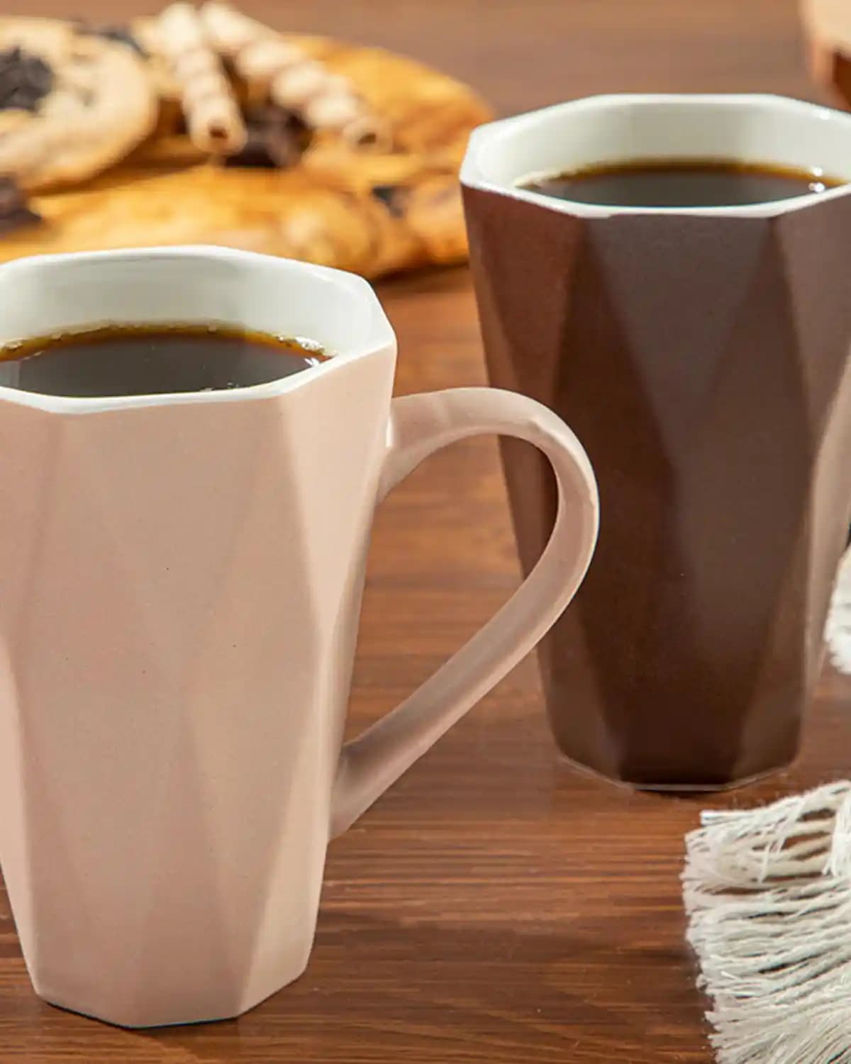 İngiliz Tarzı Ev Dekorasyonuna Uygun Talia Kemikli 2'li Kupa Seti Estetik ve Kullanışlılık