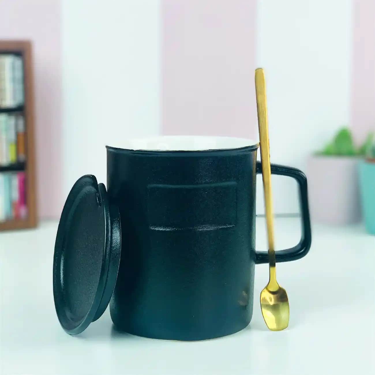 Kapaklı Kaşıklı Kupalar: Fonksiyonel ve Estetik Tasarımlarla Dekorasyonun Yeni Parçası