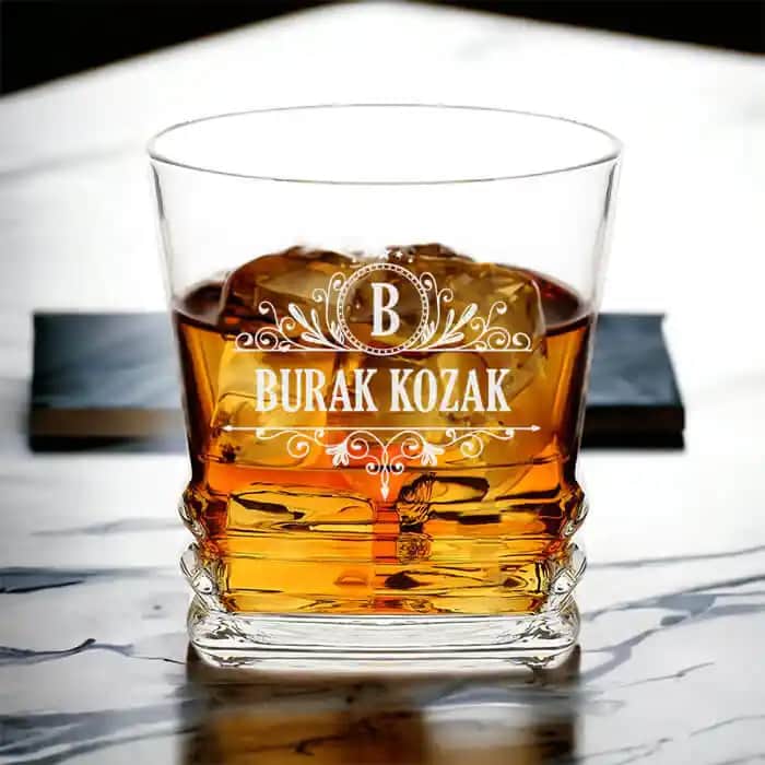 Kişiye Özel Viski Bardağı ile Kendinizi ve Sevdiklerinizi Özel Hissedin