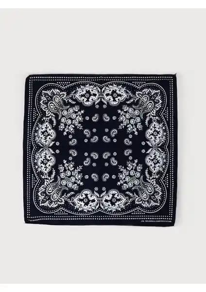 LTB Kadın Lacivert Bandana: Şıklık ve Fonksiyonelliği Bir Arada Sunan Aksesuar