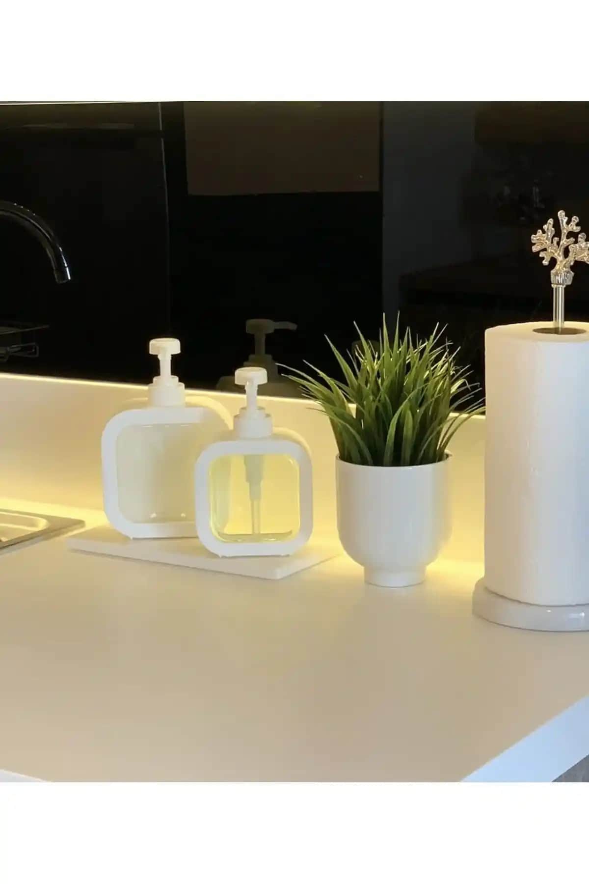 Modern Mutfaklar İçin Şık ve İşlevsel Tezgah Üstü Bulaşık Deterjanlıkları