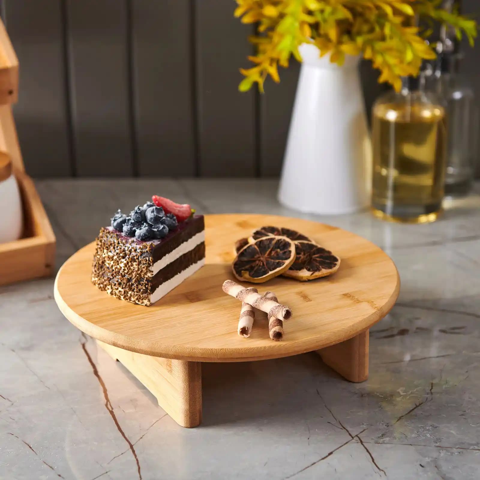 Mutfaklarda Şıklık ve Fonksiyonellik Sunan Yuvarlak Ekmek Tahtası Modelleri ve Kullanım İpuçları