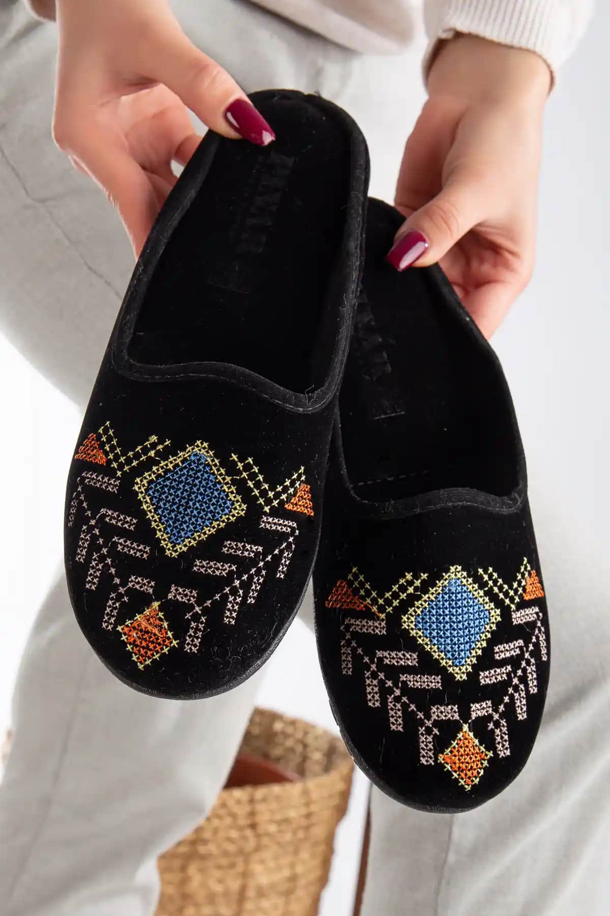 Nakışlı Terlik ile Dekorasyon ve Mobilya Dünyasında Yenilikçi Trendler