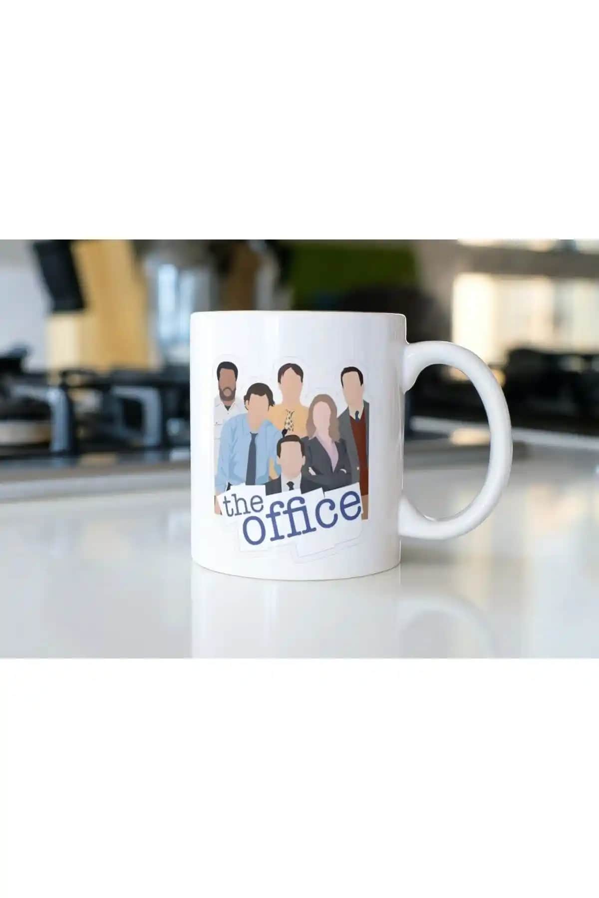 Ofis Dekorasyonunda Kullanılan Kupalar: Estetik ve Fonksiyonellik Bir Arada