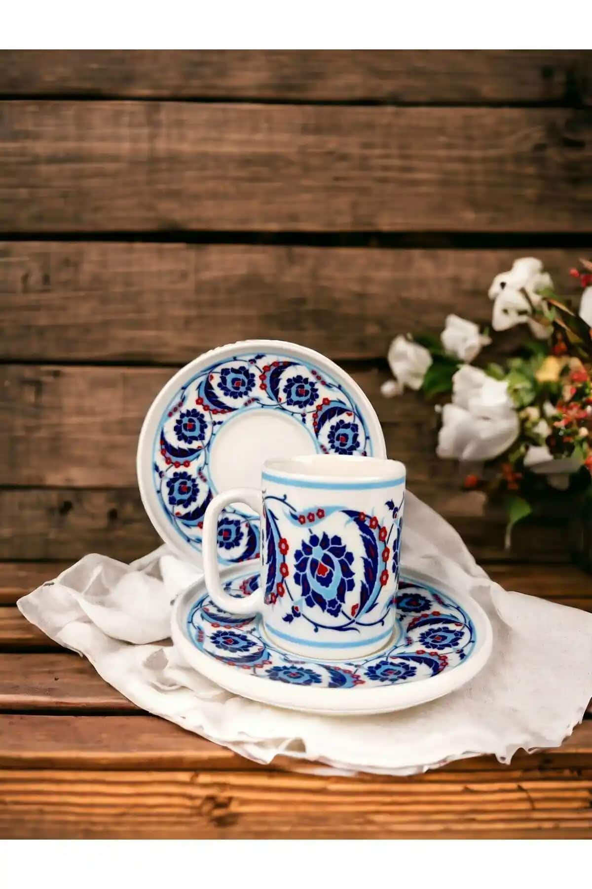 Osmanlı Desenli Fincan Takımlarıyla Evlerinize Tarih ve Zarafet Katın