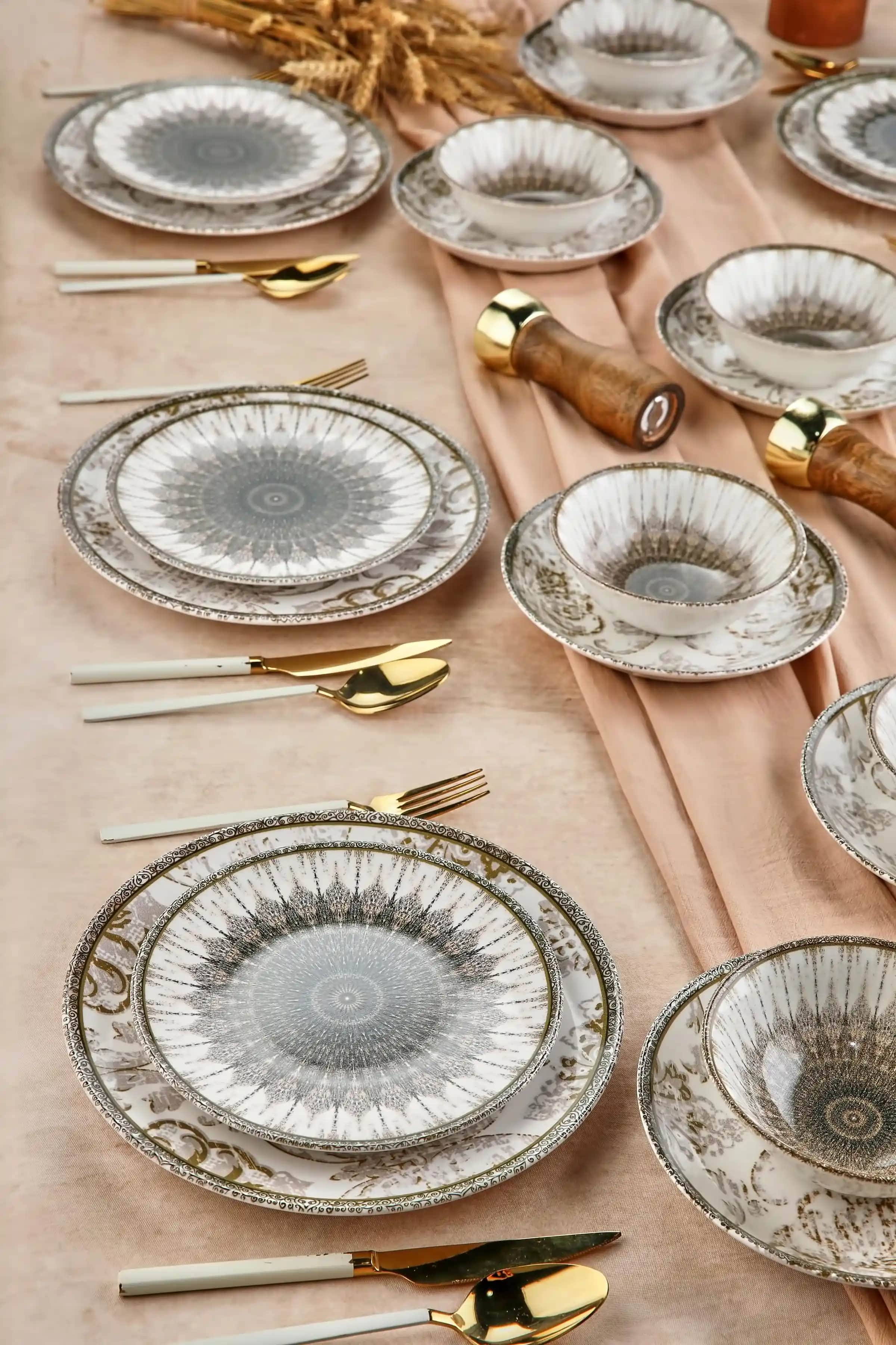 Otantik Yemek Takımlarıyla Evinize Sıcak ve Özgün Bir Atmosfer Katın