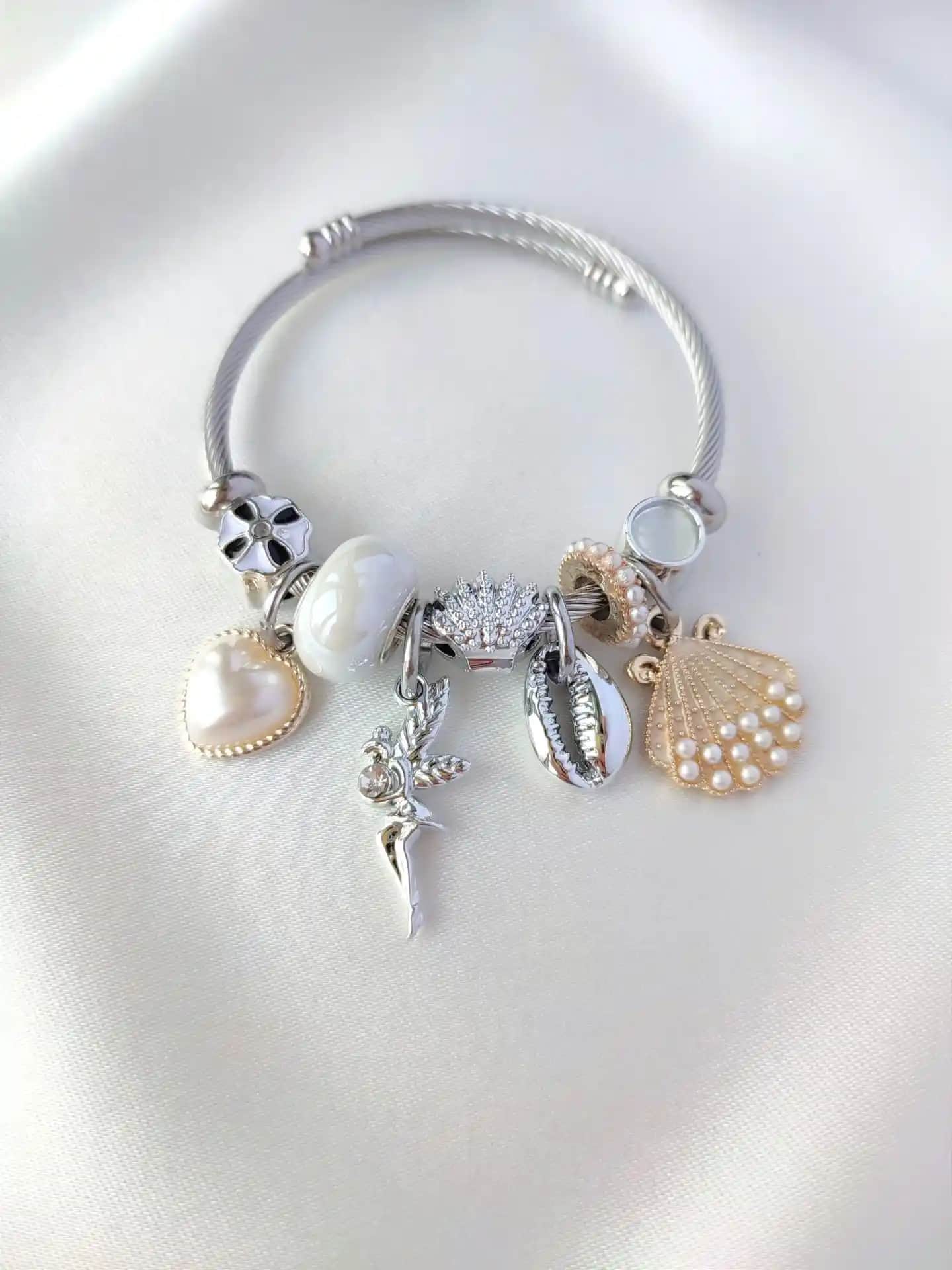 Pandora Charm Bileklikleri: Kişisel Tarzınızı Yansıtan Şık ve Anlamlı Takı Seçenekleri