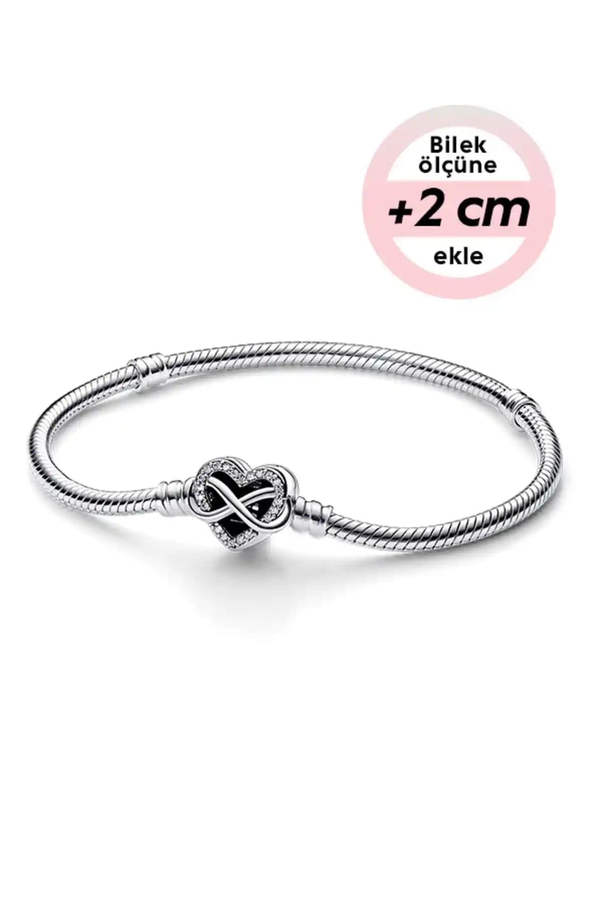 Pandora Kalp Klipsli Bileklik: Şıklık ve Anlamın Buluştuğu Zarif Takı Seçeneği