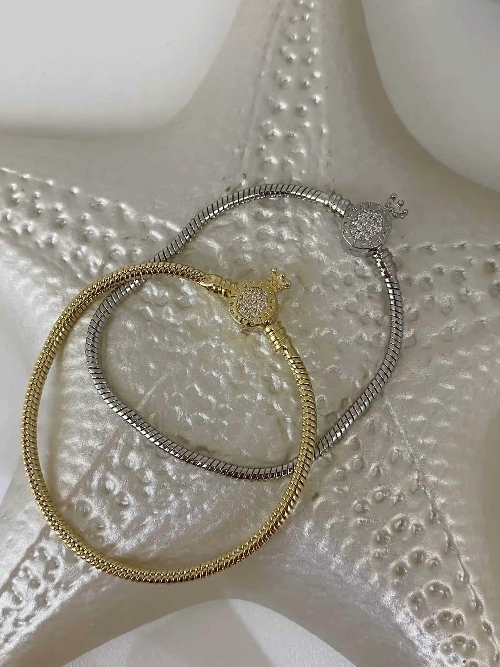 Pandora Taç Bileklikleri ile Kişisel Tarzınızı Yansıtan Şıklık ve Anlam Dolu Takılar