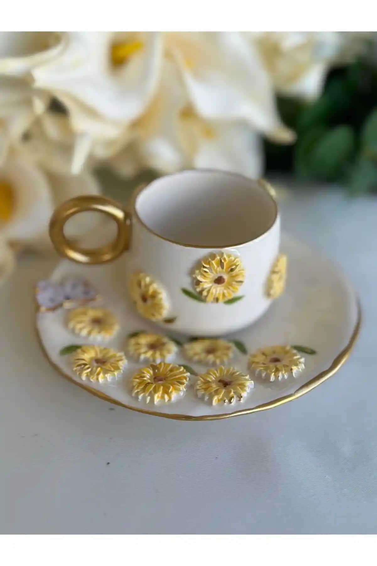 Papatya Kahve Fincanı Dekorasyon ve Mobilyada Zarif Bir Detay Olarak Kullanımı