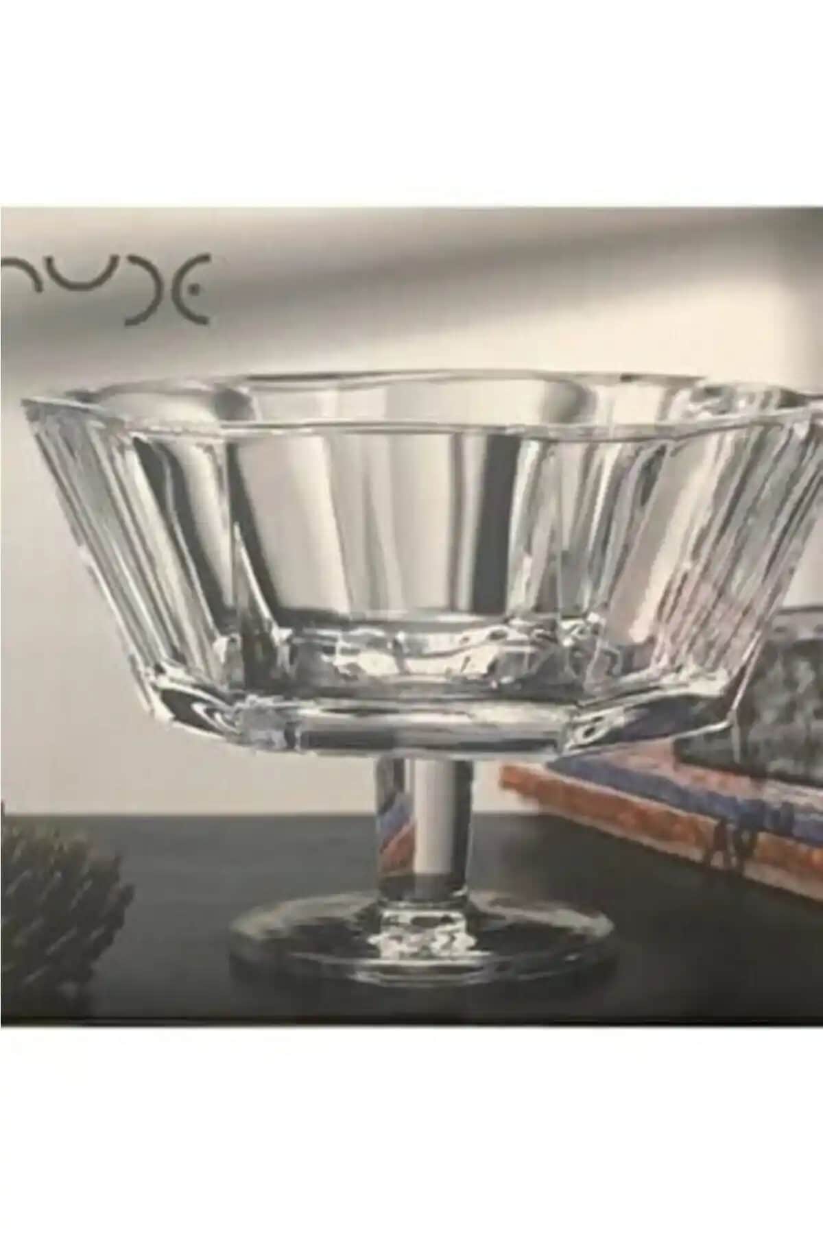 Paşabahçe Ayaklı Kase: Şık ve Çok Amaçlı Cam Dekoratif Parça Özellikleri