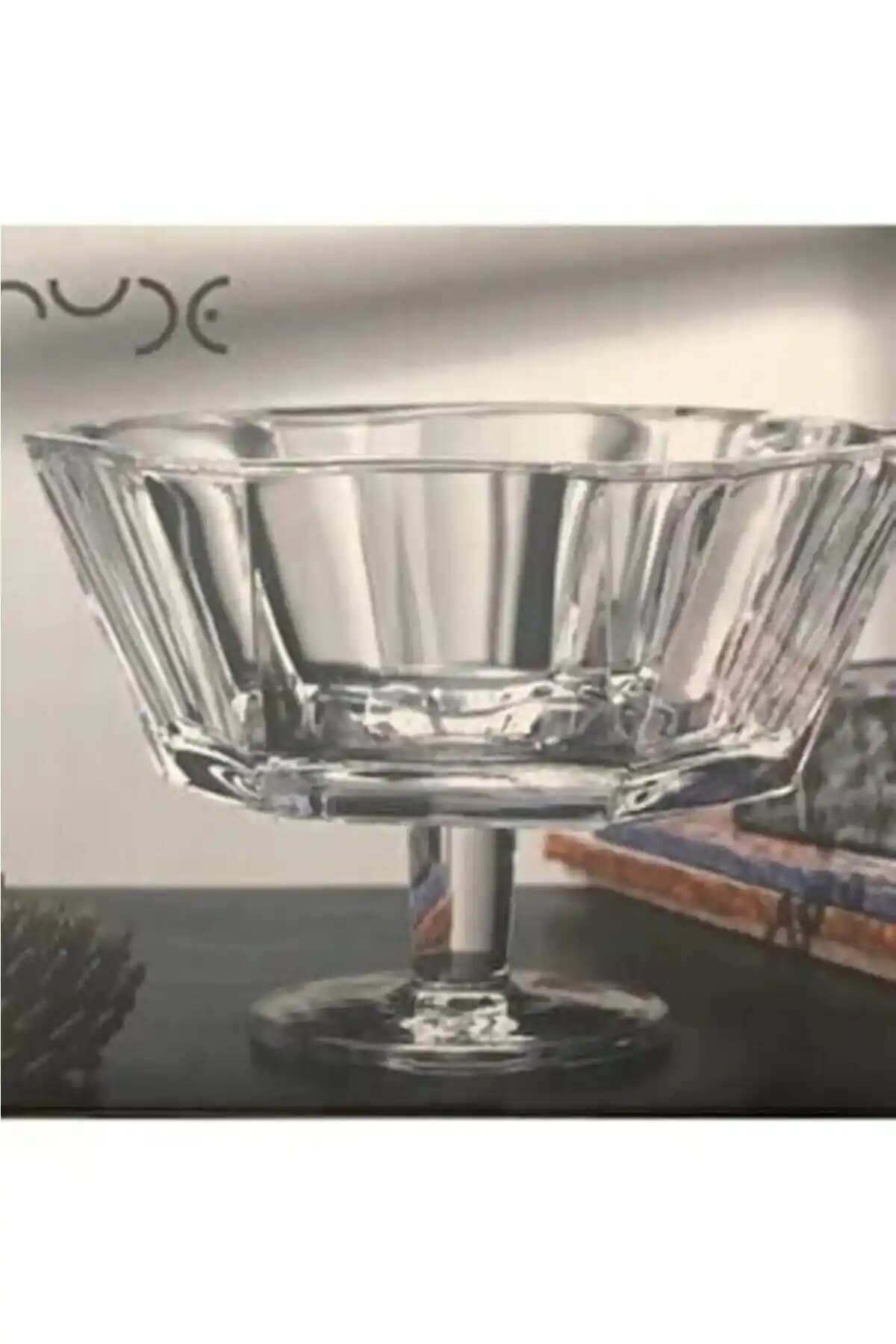 Paşabahçe Ayaklı Kase: Şık ve Çok Amaçlı Cam Dekoratif Parça Özellikleri