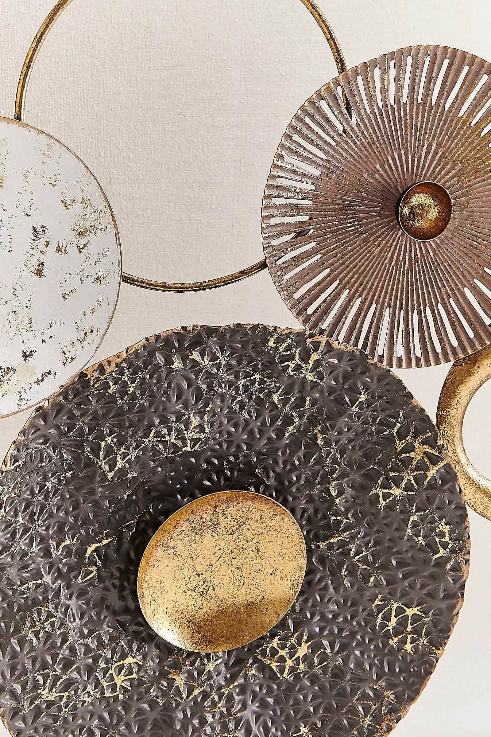 Paşabahçe Duvar Süsü: Estetik ve Fonksiyonelliği Bir Arada Sunan Cam Dekorasyon Ürünleri