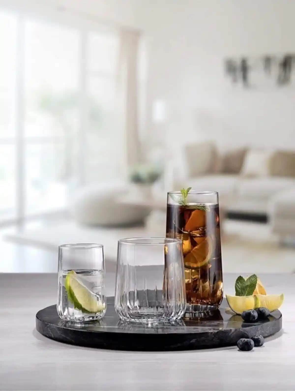 Paşabahçe Su Setleri: Şıklık ve Fonksiyonellik Sunan Zarif Cam Ürünler