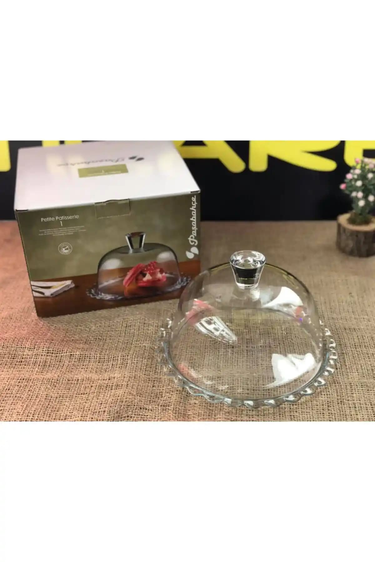 Pasta Fanusu Dekorasyonda Zarif ve Çok Yönlü Kullanım İmkanlarıyla Şıklık Yaratır