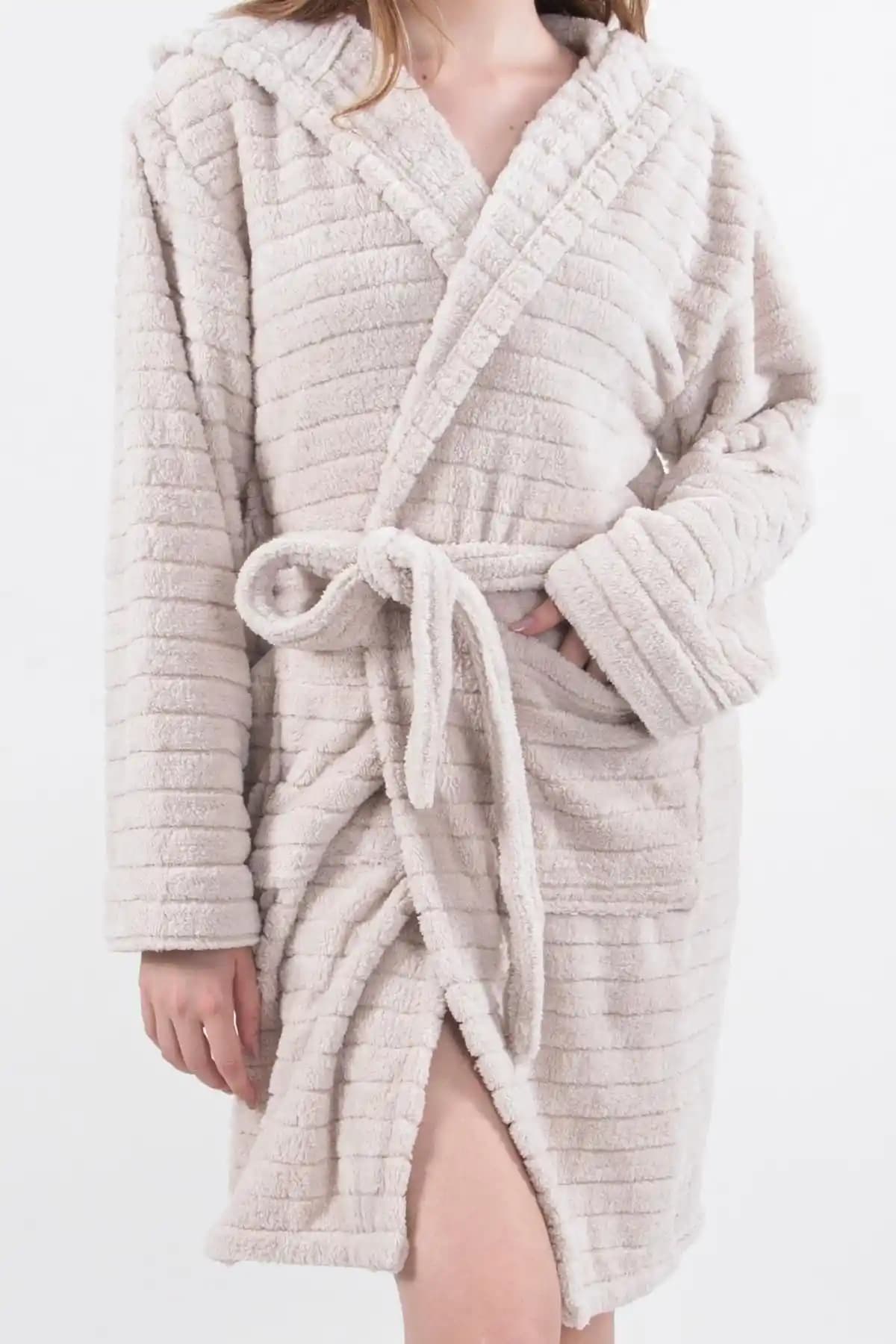 Peluş Bornoz ile Ev Dekorasyonunda Konfor ve Şıklık Yaratmanın Yolları