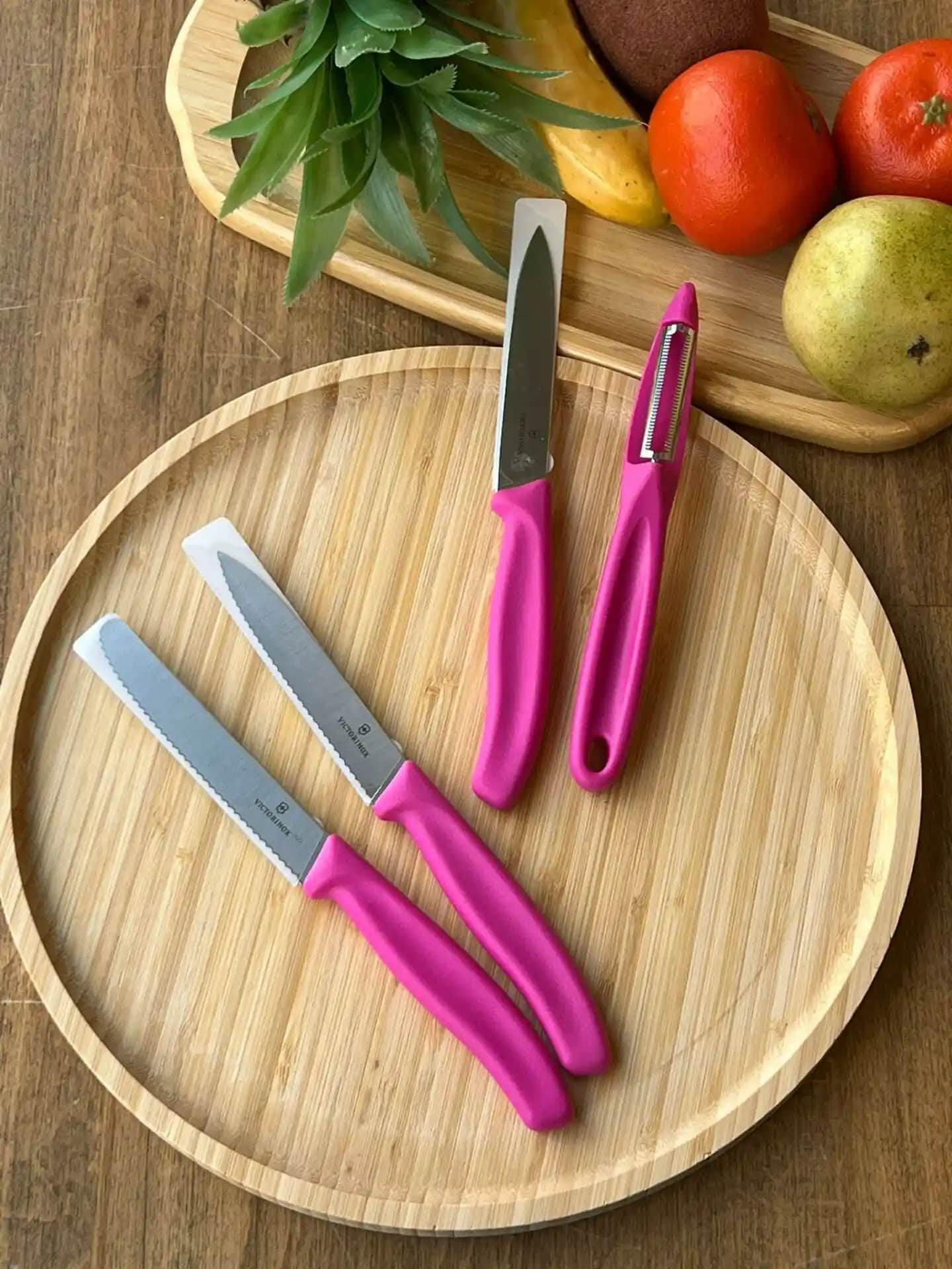 Pembe Bıçakların Dekorasyon ve Mobilyada Kullanımını ve Yaratıcı Fikirleri İnceleyen Rehber